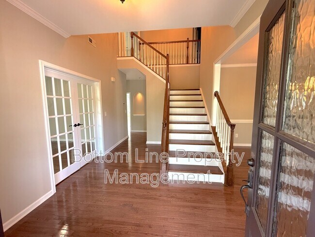 Building Photo - 15007 Skypark Dr