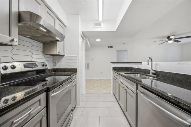 Building Photo - 3032 Parkway Blvd