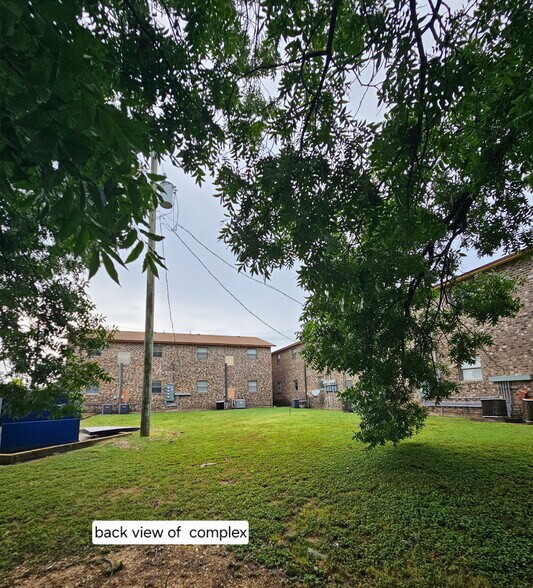 Building Photo - 102 E Avenue A