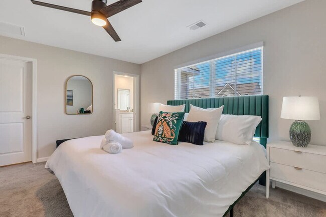 Building Photo - 321 Dogwood Cir