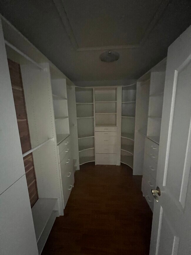 Walk in master closet - 2345 E 16th St