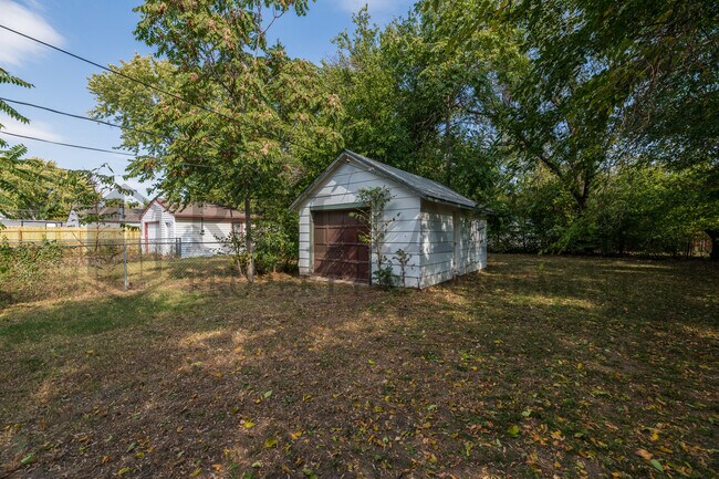 Building Photo - 1532 S Edwards St