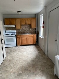 Building Photo - Lovely Three Bedroom House in Lancaster City