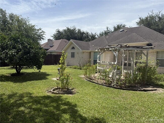 Building Photo - 18 San Gerardo St