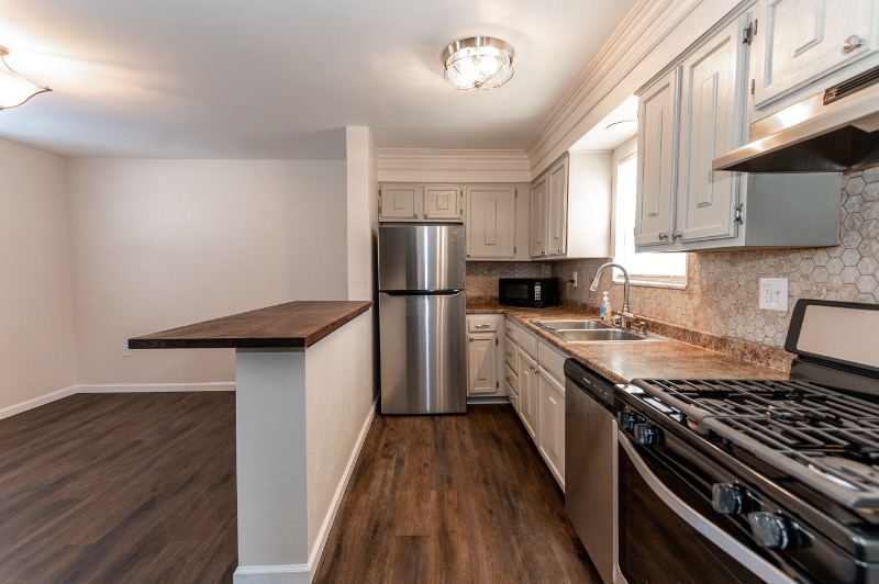 Building Photo - 217 Kaercher St