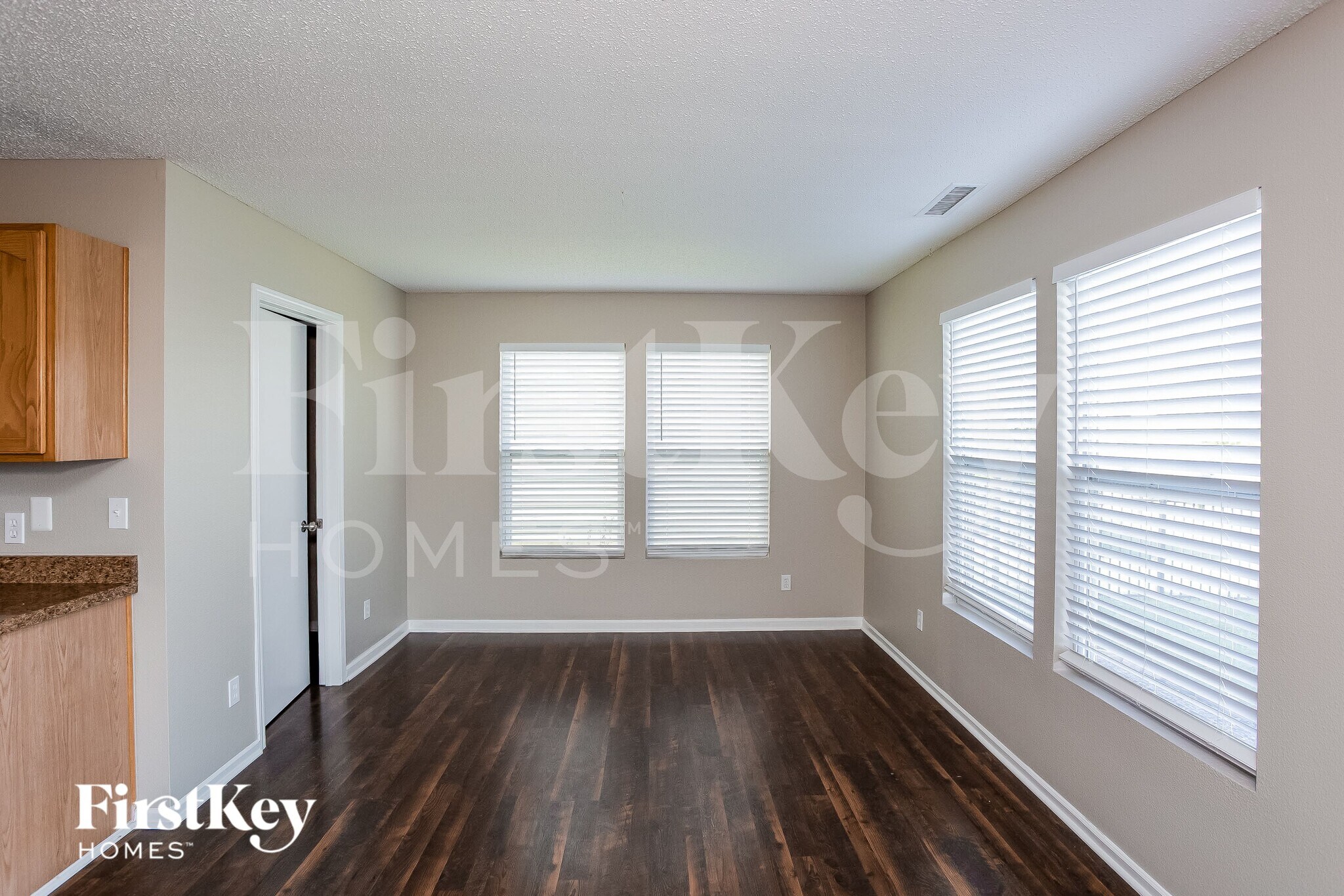 Building Photo - 9518 W Midnight Dr