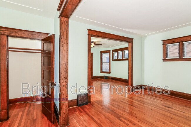 Building Photo - 801 4th St E