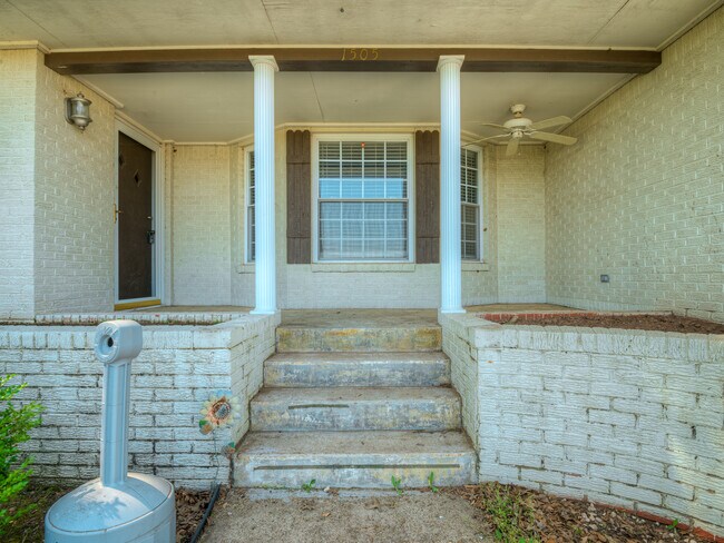 Building Photo - 1505 W Blake St