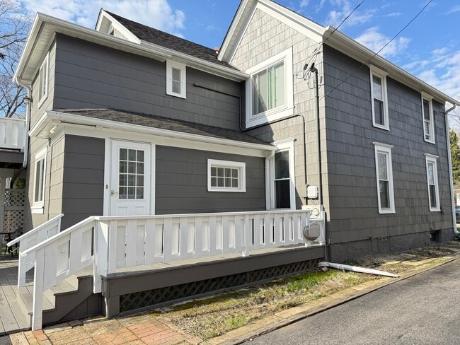 Building Photo - 14 S Jackson St