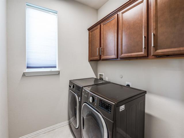 Building Photo - 2112 Creekbluff Ct