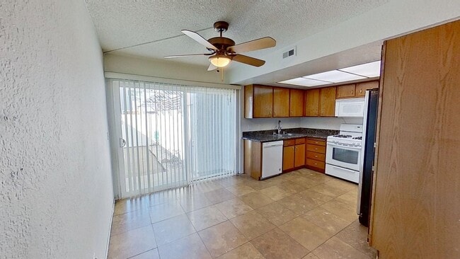 Building Photo - 4670 Ranchview Cir