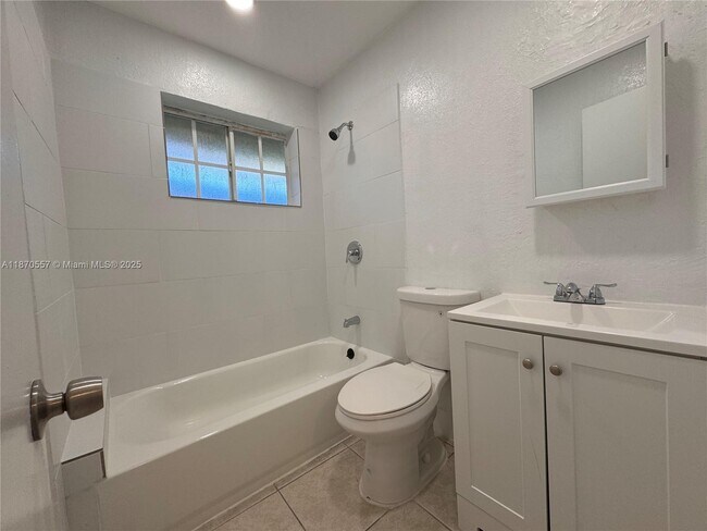 Building Photo - 5151 N Miami Ave