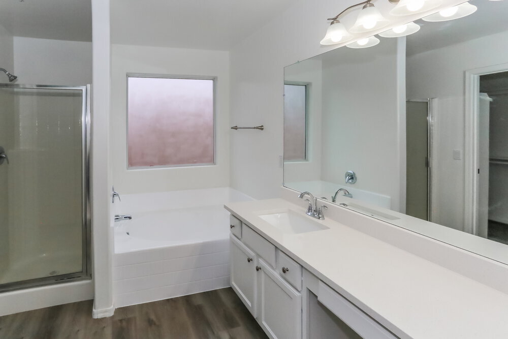 Building Photo - 2322 S 65th Dr