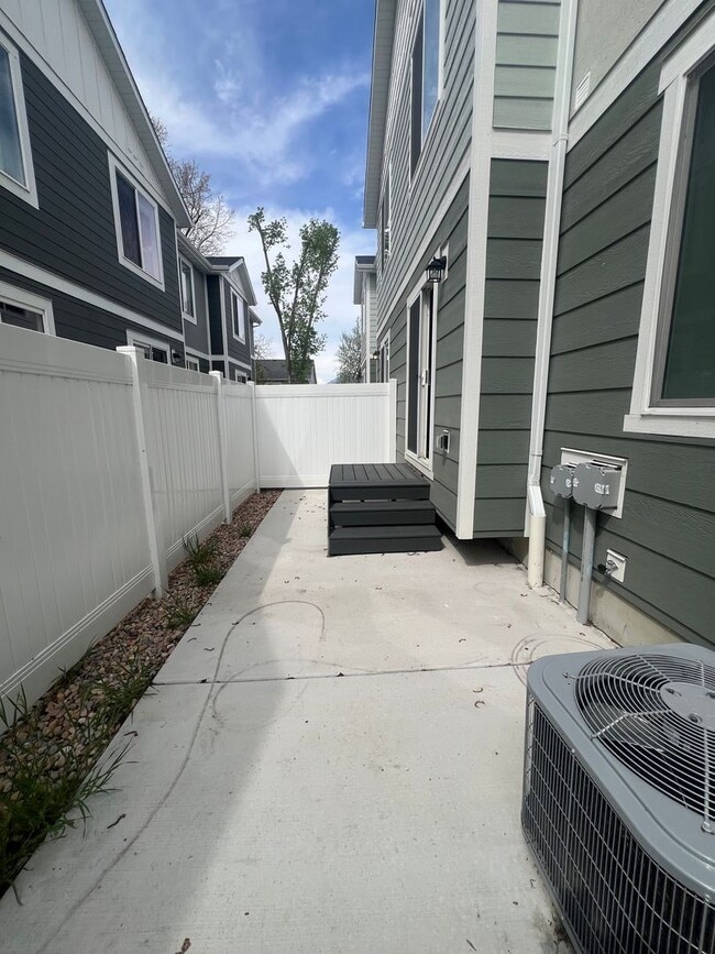 Building Photo - Charming Townhome in Provo, UT