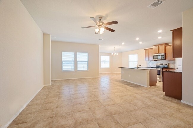 Building Photo - Spacious 3 Bedroom, 2 Bath Home in Jarrell w/ Easy Access to IH-35