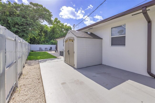 Building Photo - 3520 SW 88th Pl