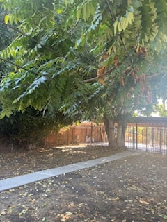 Building Photo - 632 E 107th St