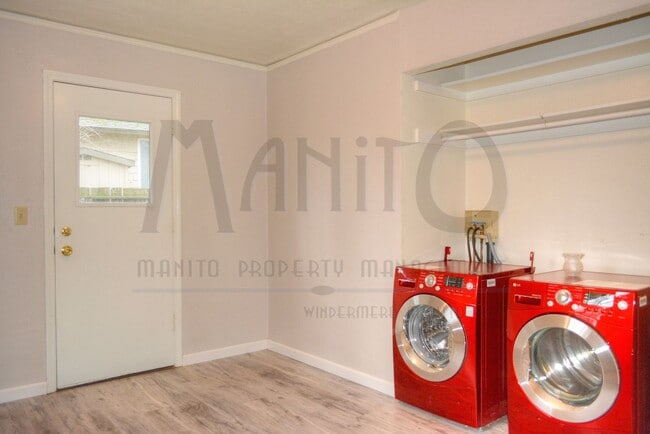 Building Photo - Charming Garden Springs Home