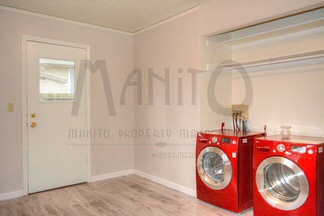 Building Photo - **COMING SOON** Charming Garden Springs Home