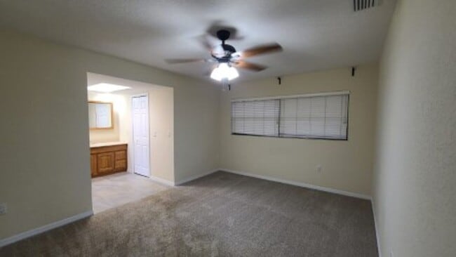 Building Photo - 399 Barberry Ln