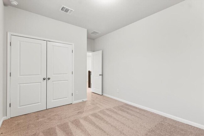 Building Photo - 320 Windstar Rd