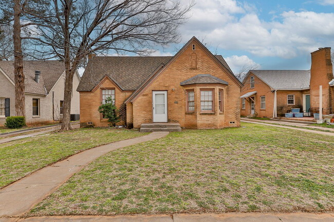 Primary Photo - 3 bedroom less than 1 mile from Tech