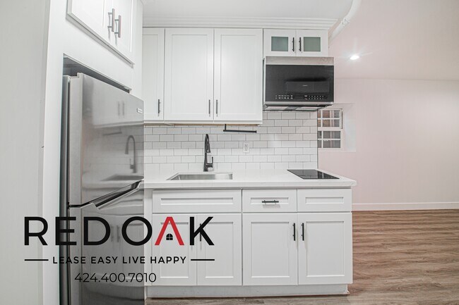 Building Photo - 240 N Van Ness Ave