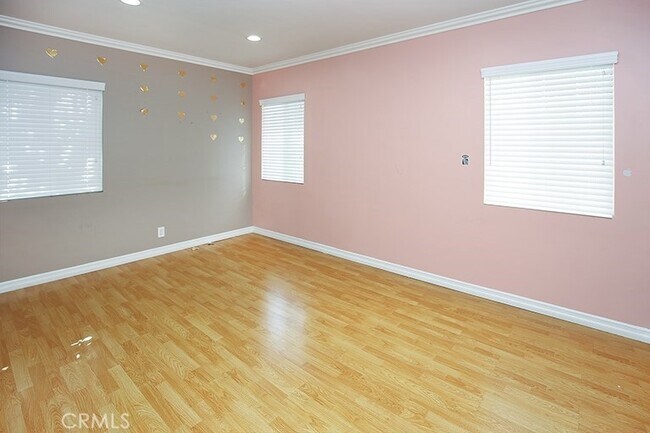 Building Photo - 7400 Blewett Ave