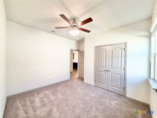 Building Photo - 326 Grn Valley Dr
