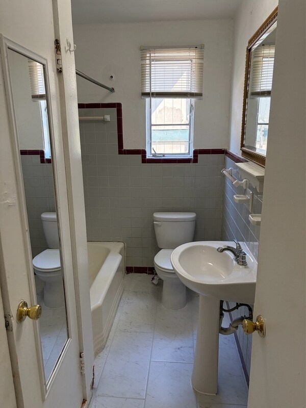 Building Photo - 209 Lovelace Dr