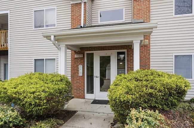 Building Photo - 8515 Island Pines Pl