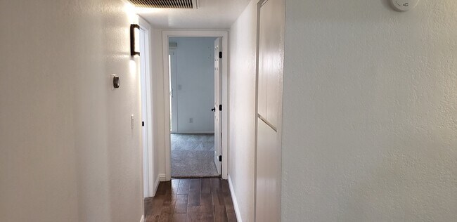 Building Photo - Trails at Scottsdale! Updated patio home with multiple patios