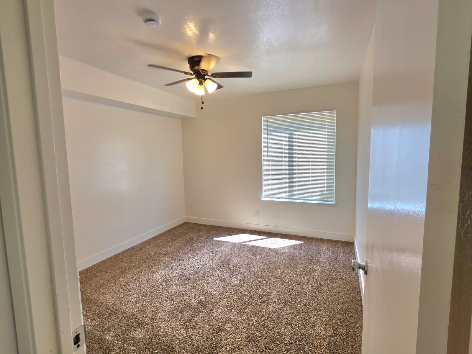 Building Photo - 4264 N Bengston Ave