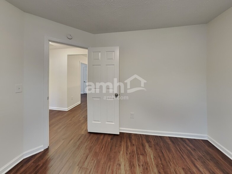 Building Photo - 4294 Windale Dr NW