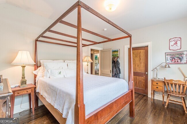 Building Photo - 1878 Cambridge Ave