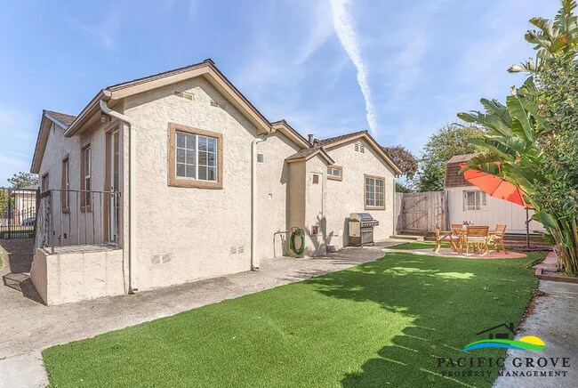 Building Photo - Bright and Roomy 2 Bedroom 2 Bathroom Home