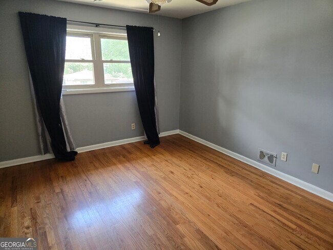 Building Photo - 1793 Cherry Valley Cir SE