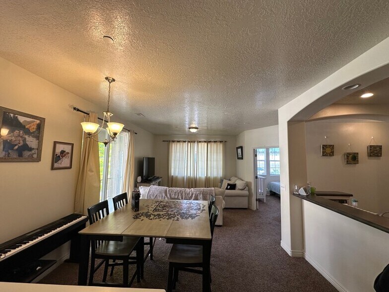 Building Photo - 1655 W 3180 N