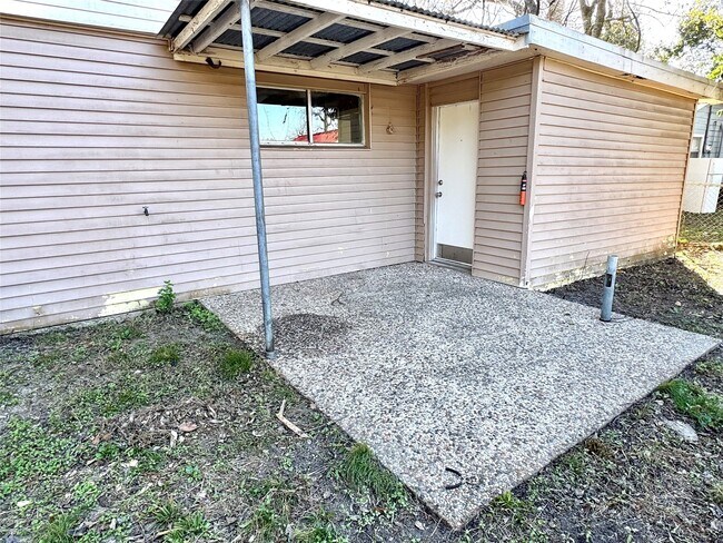 Building Photo - 425 E Park Dr