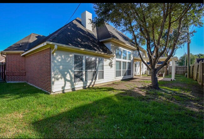 Building Photo - 4034 Glen Cove Dr