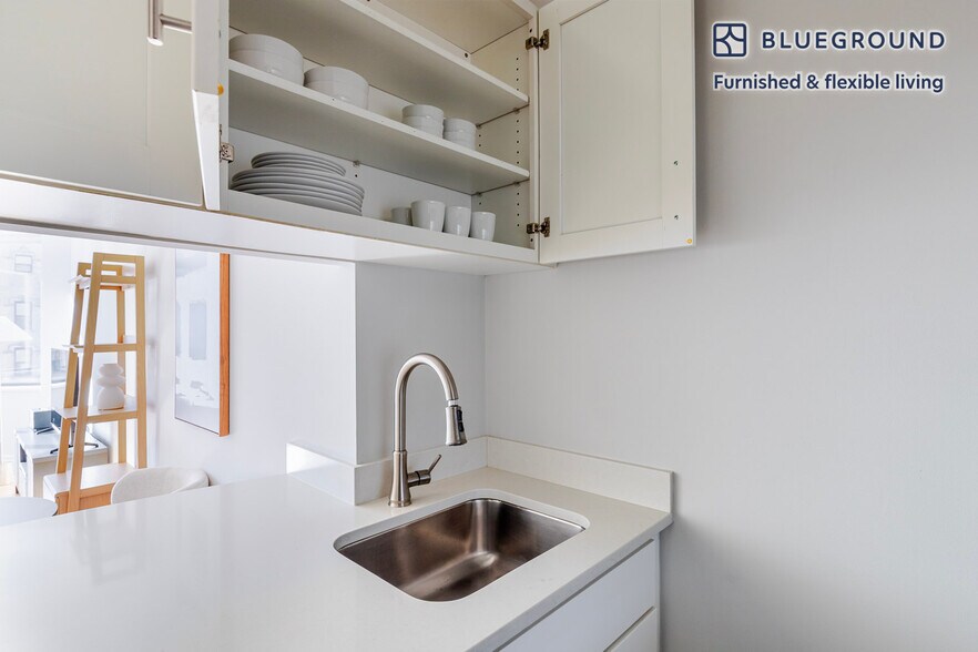 Building Photo - 151 E 31st St