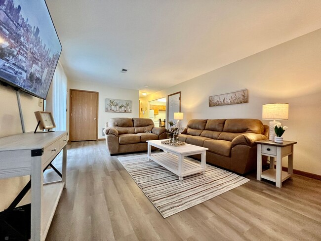 Building Photo - Lovely remodeled 2 bedroom in Middletown, ...