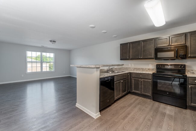 Athena Premium Kitchen - Reynolds Place Apartments: NEAR UNCG