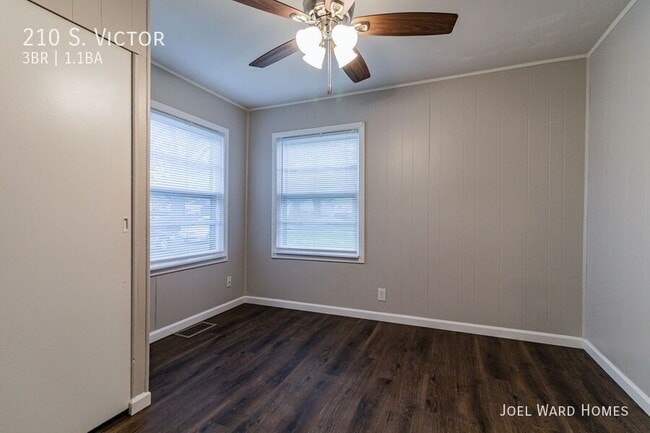 Building Photo - 210 S. Victor-