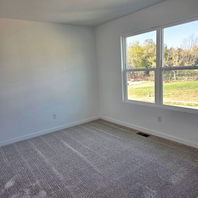 Building Photo - Brand New 4 Bedroom Home