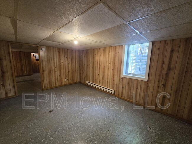 Building Photo - 543 Sumner St