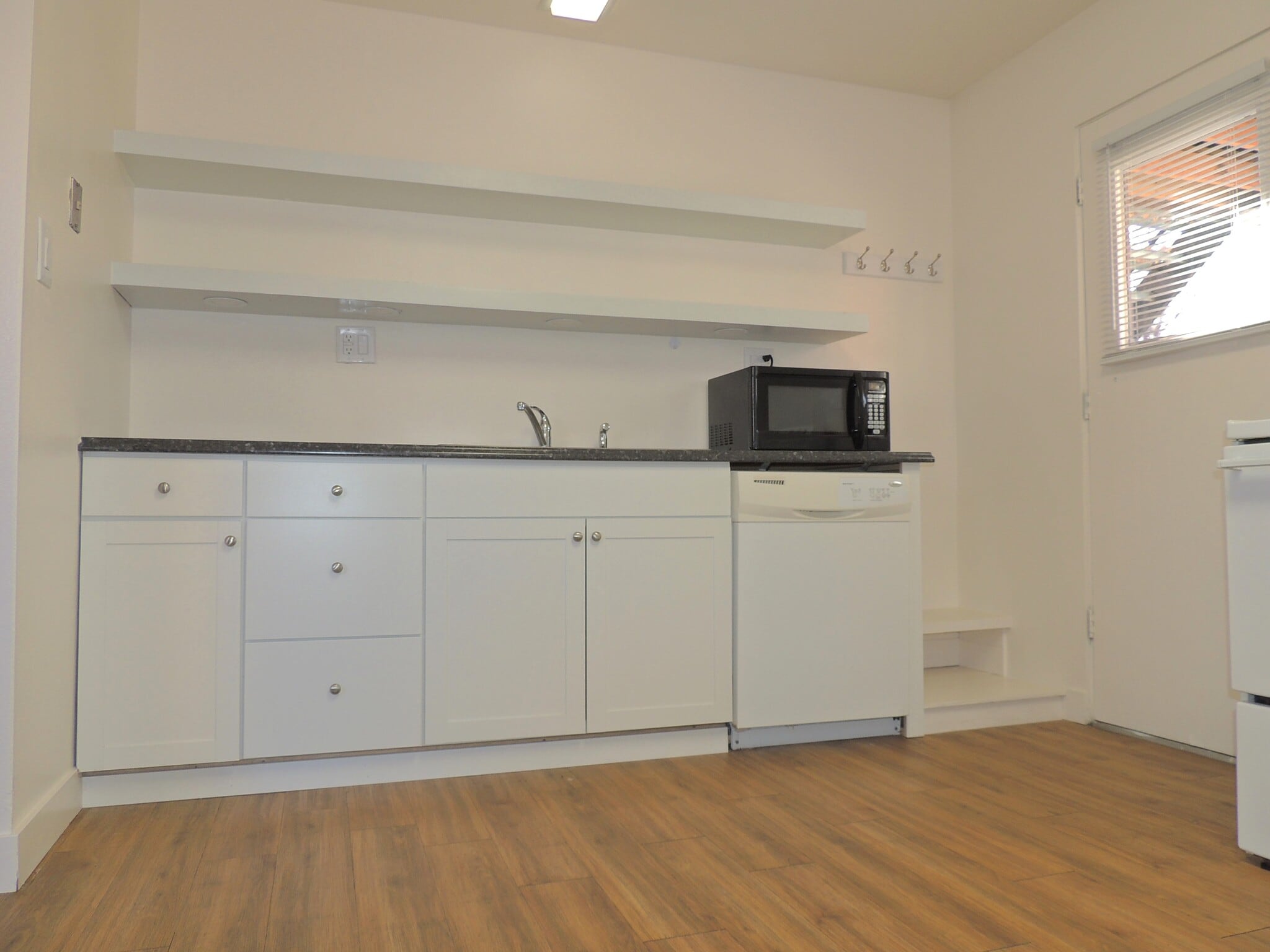 Building Photo - 208 Park Dr