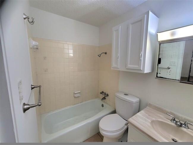 Building Photo - 914 Speer Ln