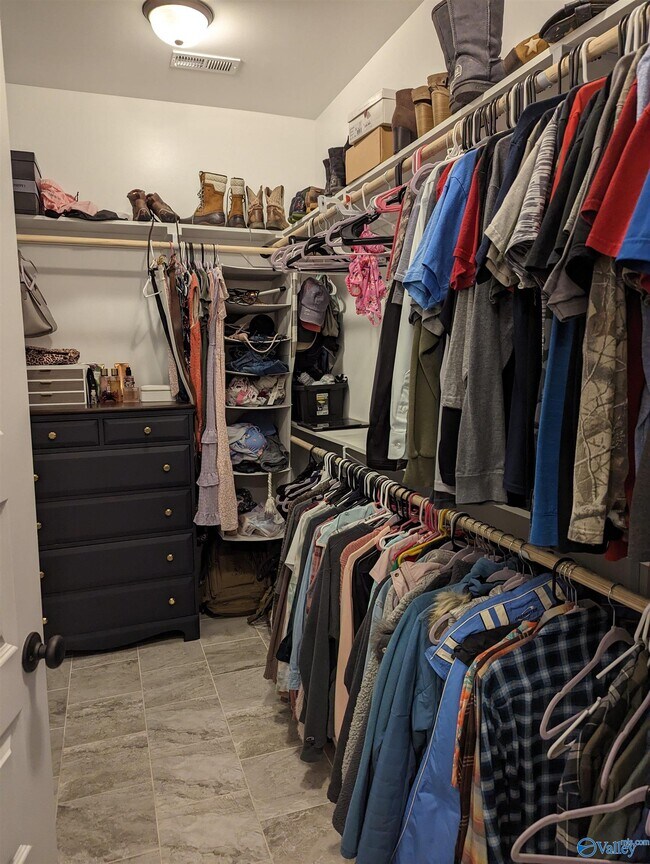 Building Photo - 152 Summer Pointe Ln