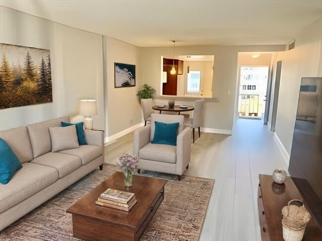 Building Photo - 320 NE 12th Ave